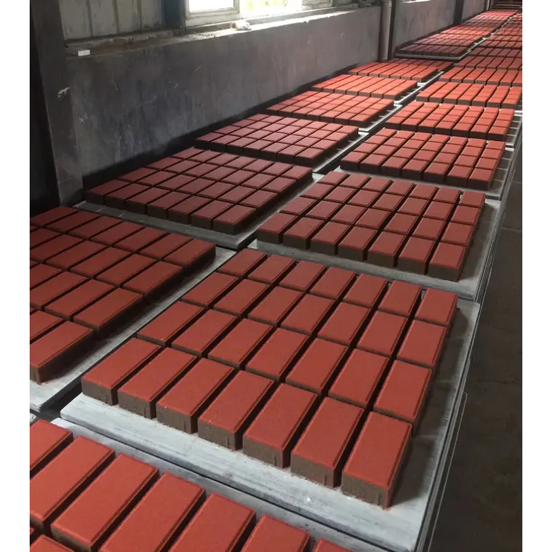 Ako dizajn betónovej zmesi priamo ovplyvňuje výber materiálu formy