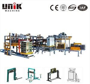 Automatický páskovací stroj na betónové bloky