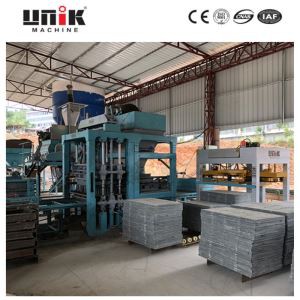 Stroj na výrobu cementových tehál