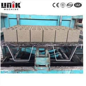 Inteligentný stroj na výrobu tehál